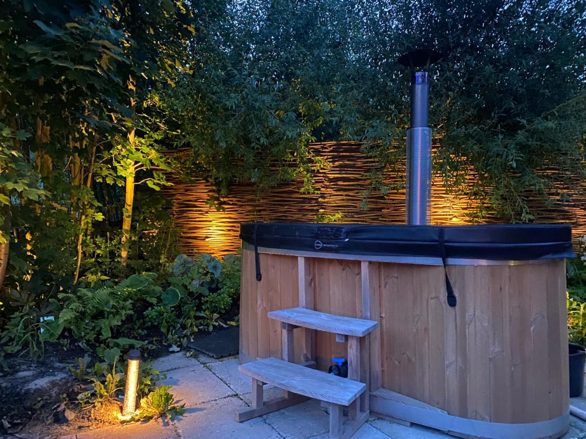Bed & Wellness Klein Knorrestein With Private Hottub And Sauna And Tandembike Rental Included In Price Almere Eksteriør bilde